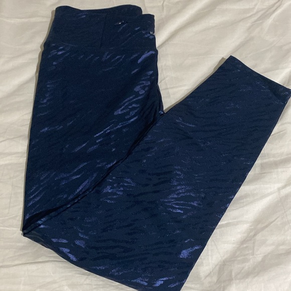 Zuda Z Stretch Foil Printed High Waisted Legging Dark Navy - Picture 7 of 8